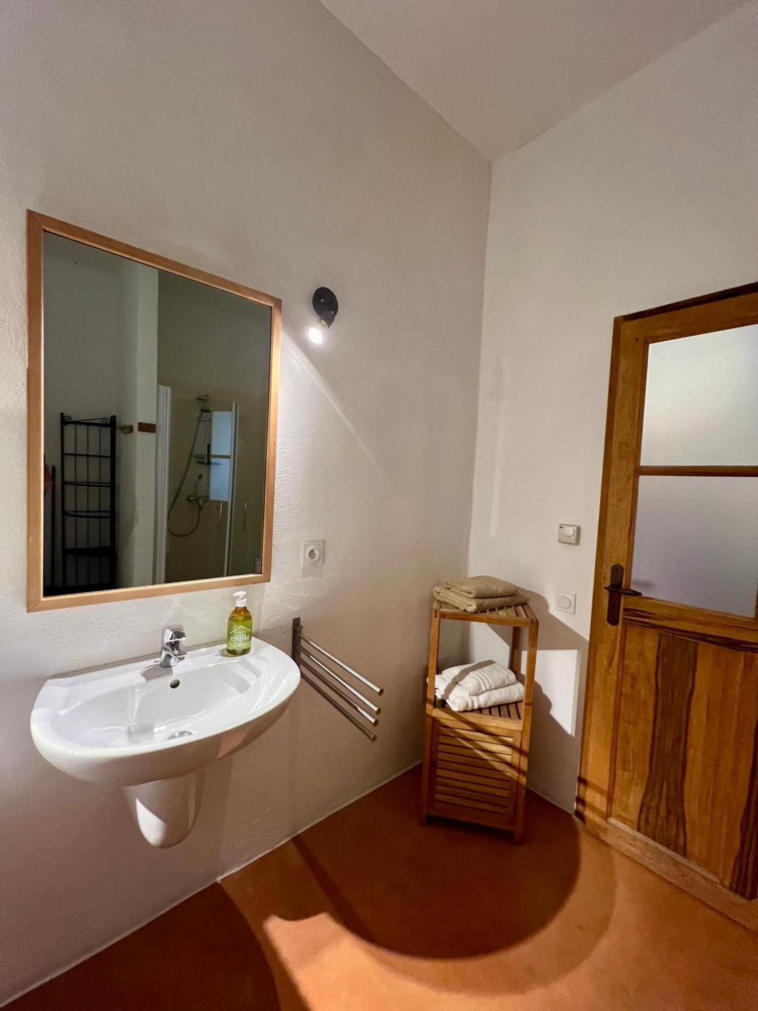 Vinauberge Poilhes ภายนอก รูปภาพ