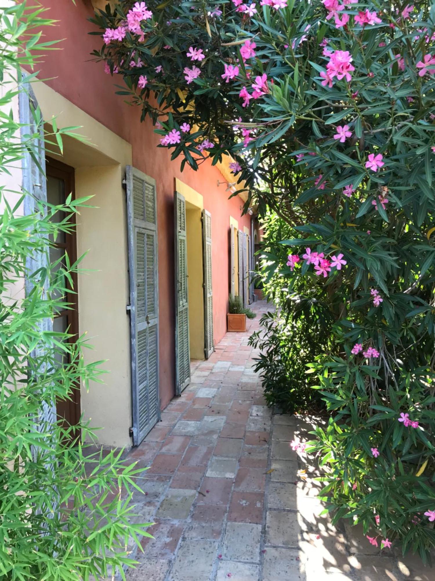 Vinauberge Poilhes ภายนอก รูปภาพ