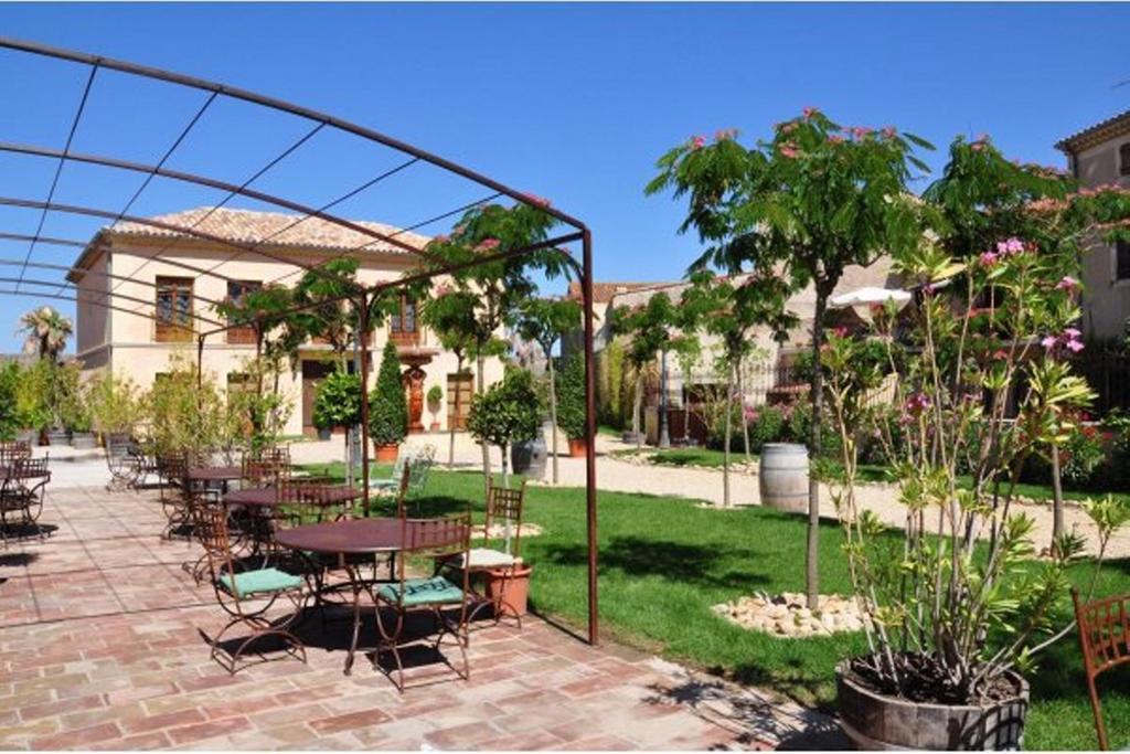 Vinauberge Poilhes ภายนอก รูปภาพ